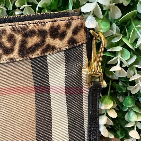 Burberry house check crossbody bag clutch with leopard calf hair trim in VGUC - Picture 4 of 16